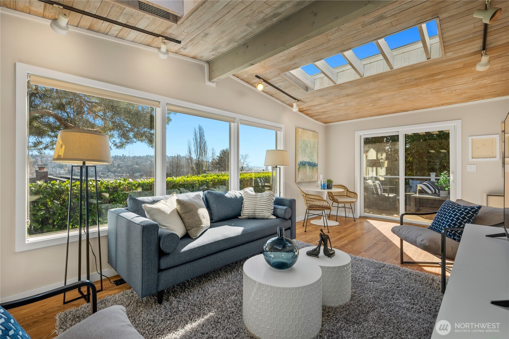 2415 W McGraw Street , Seattle, WA 98199