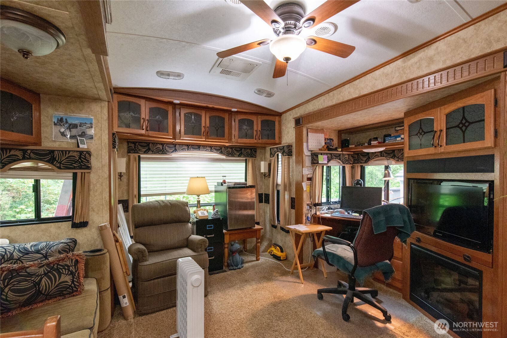 151 E Hillside Drive , Belfair, WA 98528