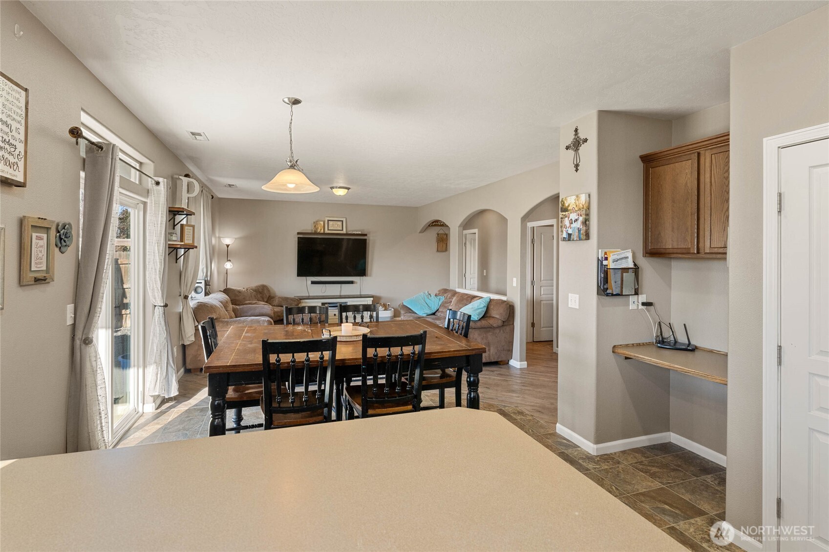 800 S Hamilton Road , Moses Lake, WA 98837