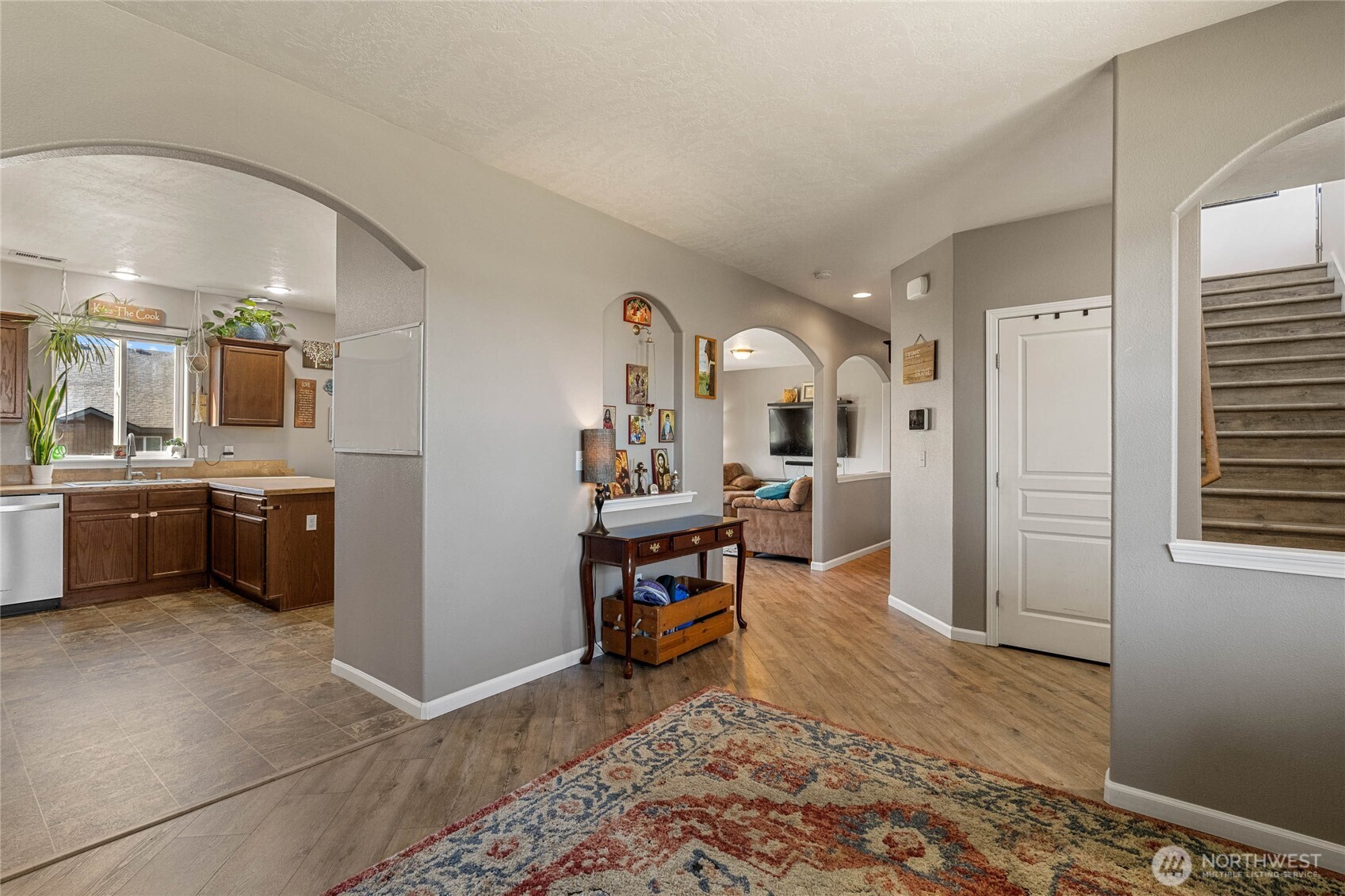 800 S Hamilton Road , Moses Lake, WA 98837