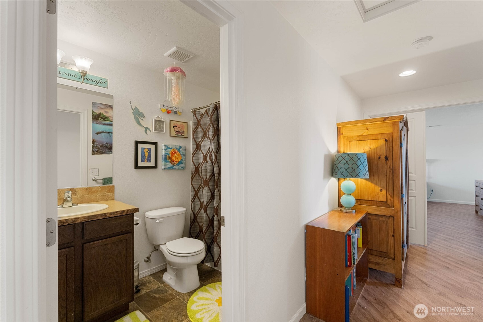 800 S Hamilton Road , Moses Lake, WA 98837