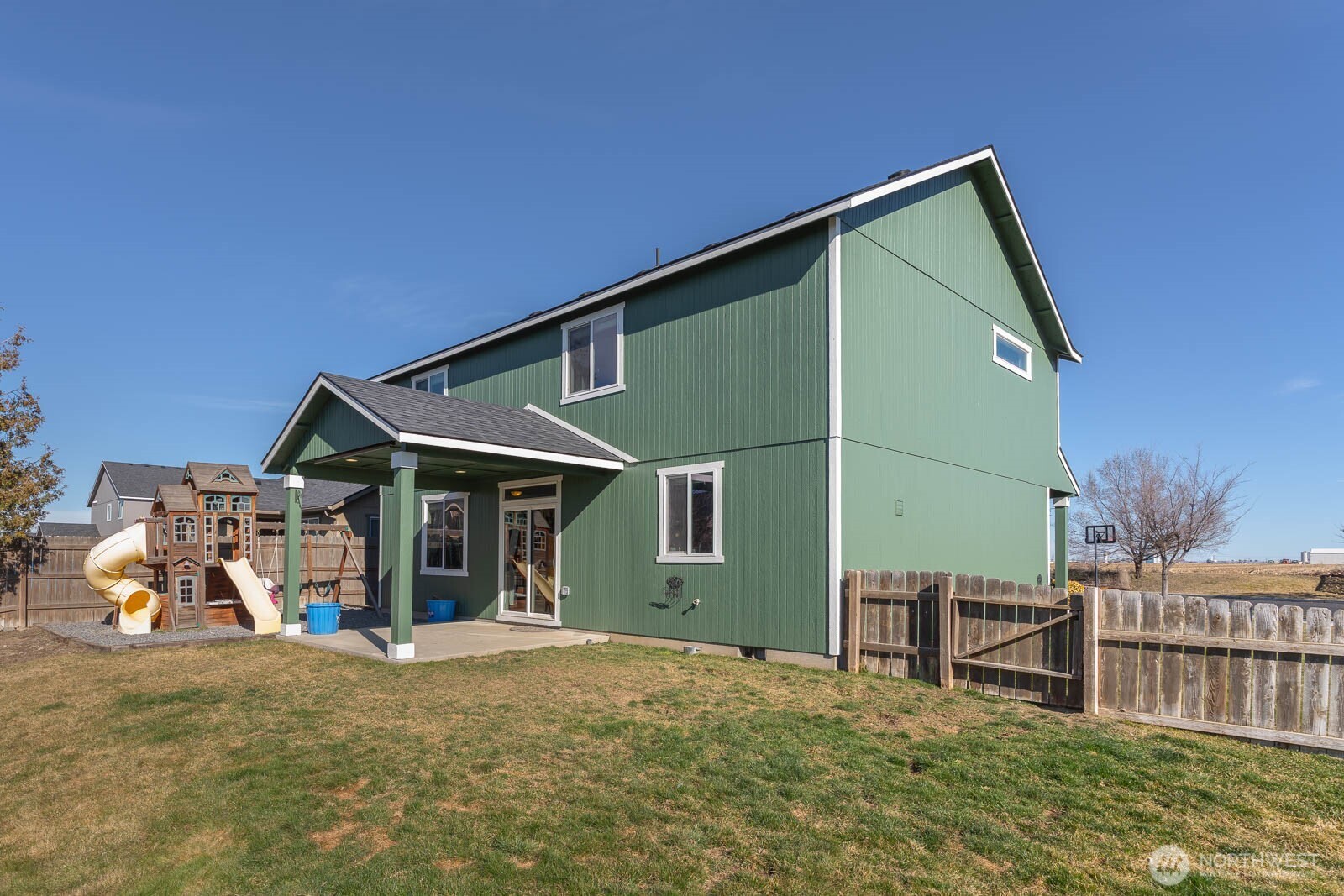 800 S Hamilton Road , Moses Lake, WA 98837