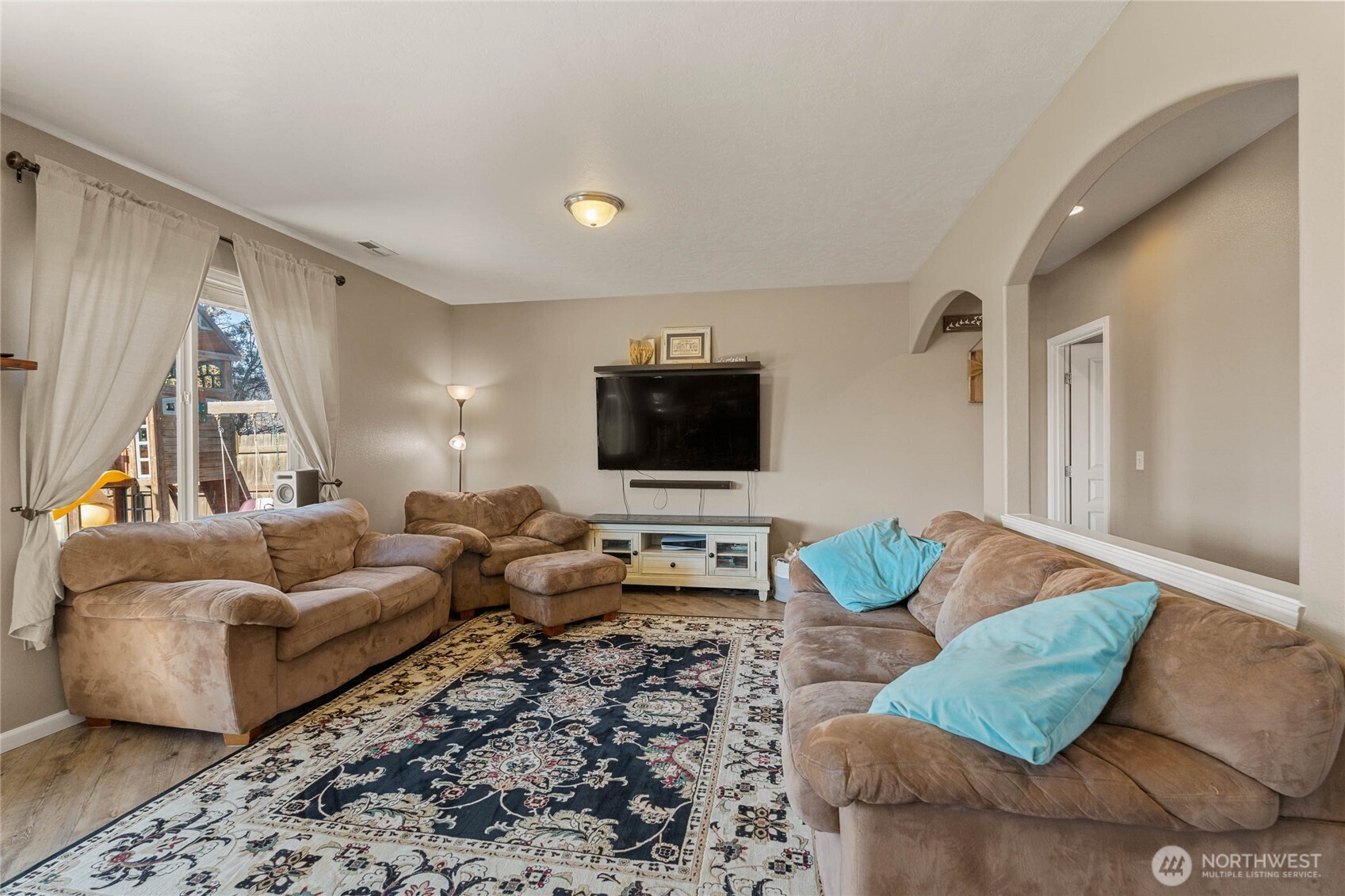 800 S Hamilton Road , Moses Lake, WA 98837