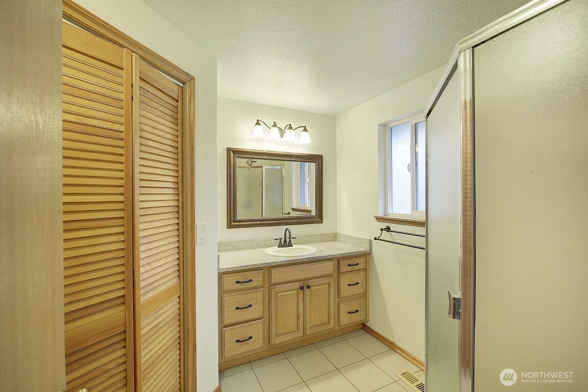 21826 14th Place W, Lynnwood, WA 98036