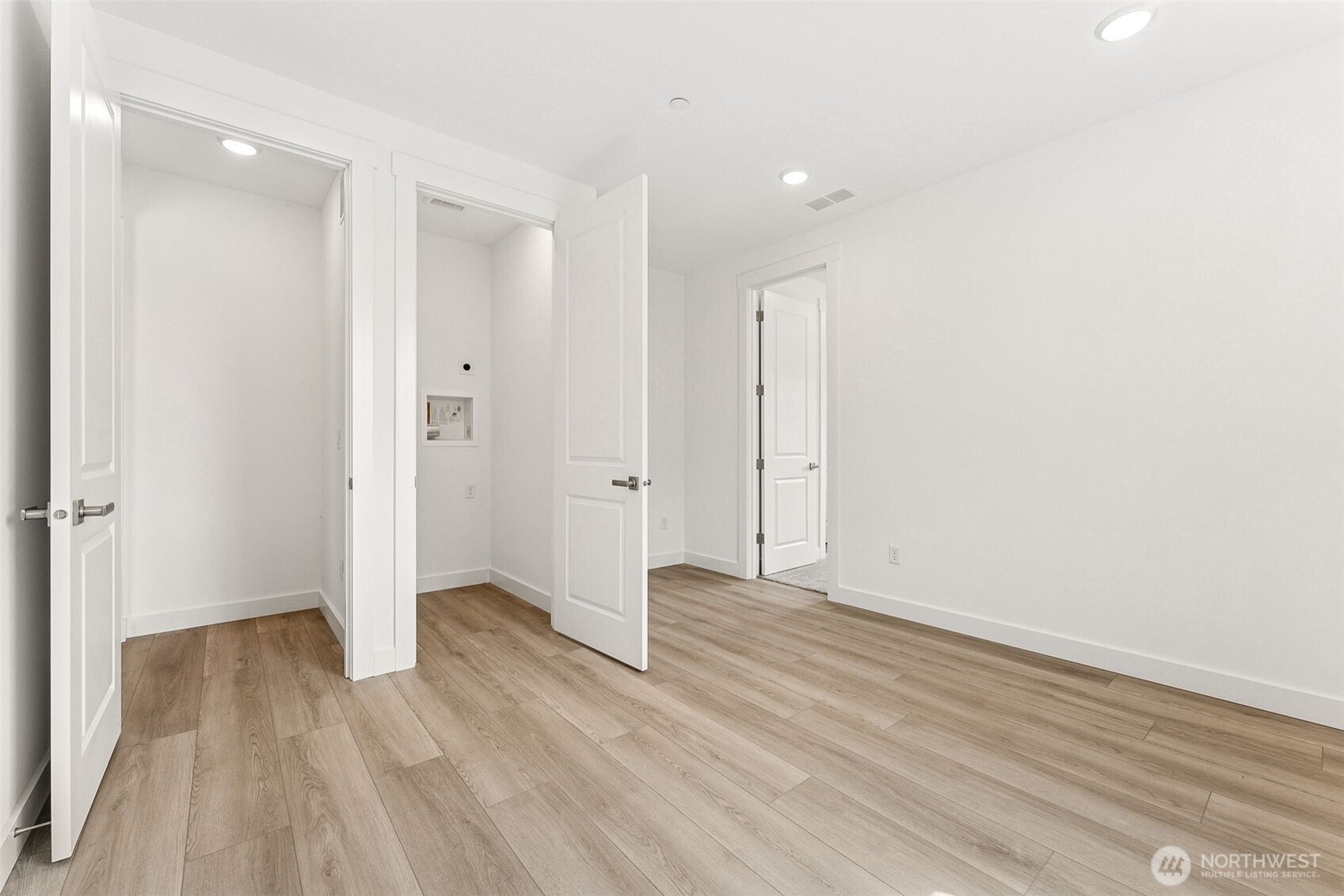 15710 210th Avenue E #311, Bonney Lake, WA 98391