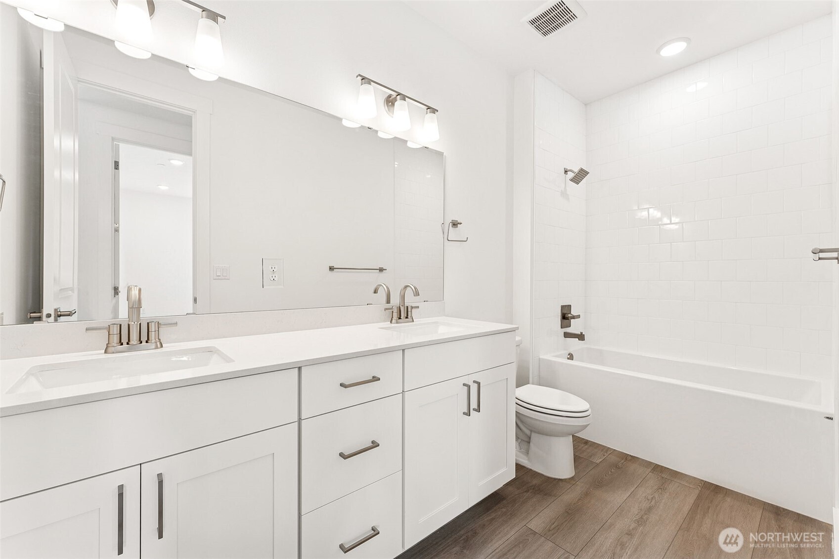 15710 210th Avenue E #311, Bonney Lake, WA 98391