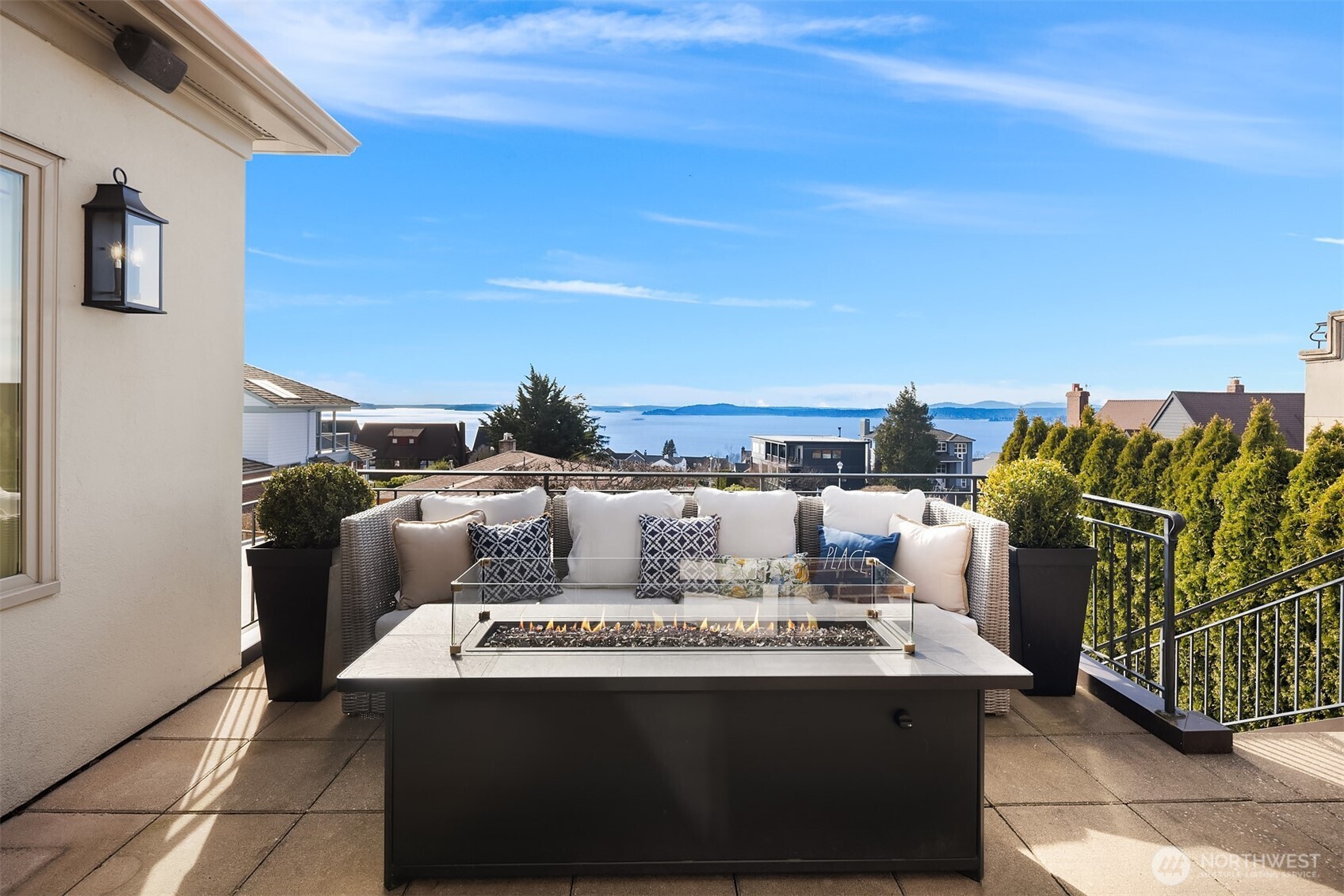 2519 Crestmont Place W, Seattle, WA 98199