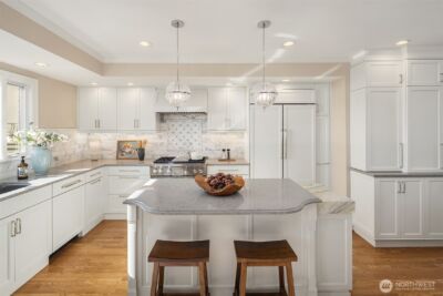 2519 Crestmont Place W, Seattle, WA 98199 - Photo 16