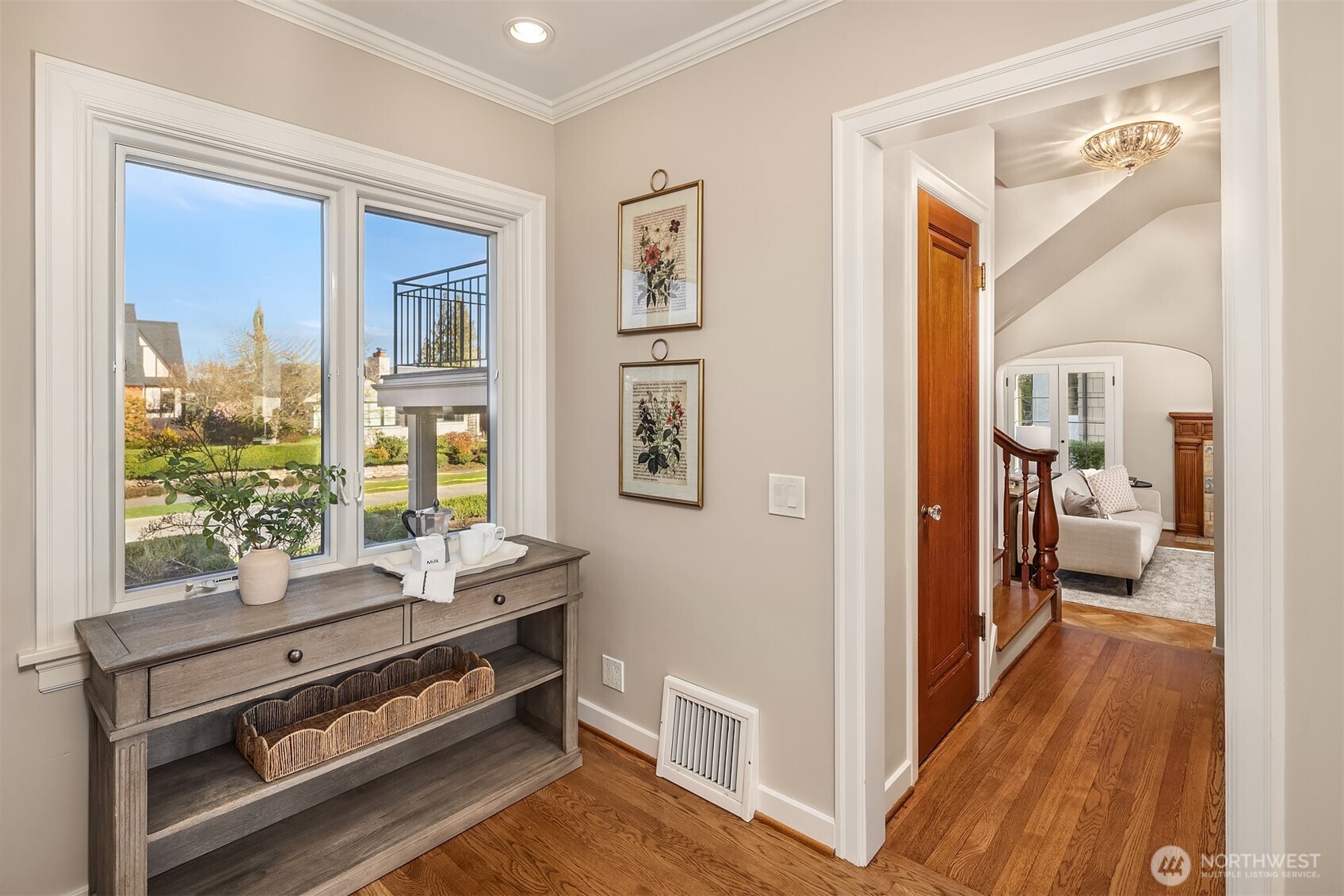 2519 Crestmont Place W, Seattle, WA 98199