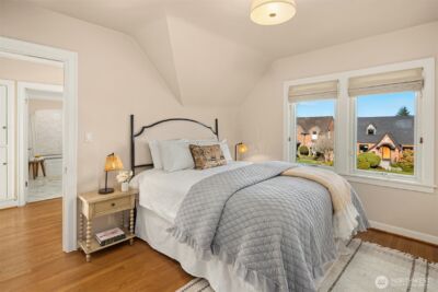 2519 Crestmont Place W, Seattle, WA 98199 - Photo 22