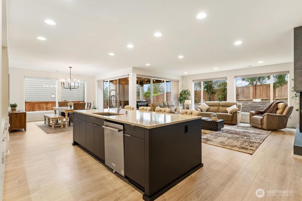 20308 SE 266th Street , Covington, WA 98042-6221