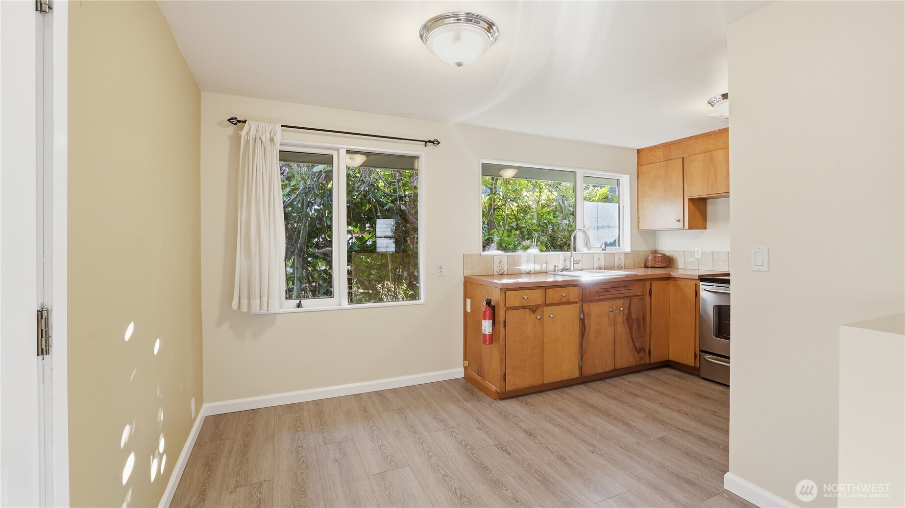 4721 26th Avenue SW, Seattle, WA 98106-1322