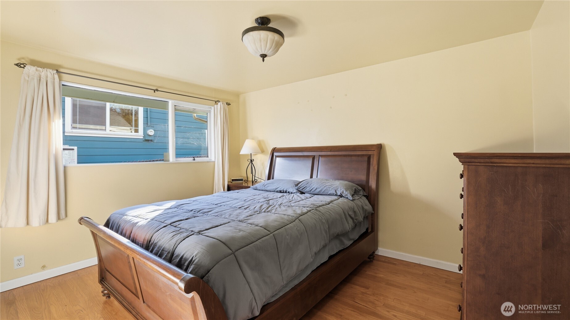 4721 26th Avenue SW, Seattle, WA 98106-1322