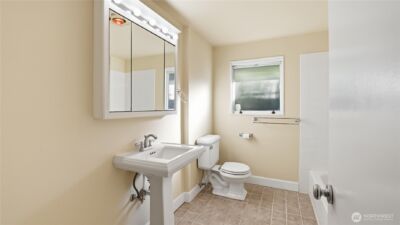 4721 26th Avenue SW, Seattle, WA 98106-1322 - Photo 5