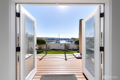 2251 Mariner Beach Drive , Oak Harbor, WA 98277 - Photo 15