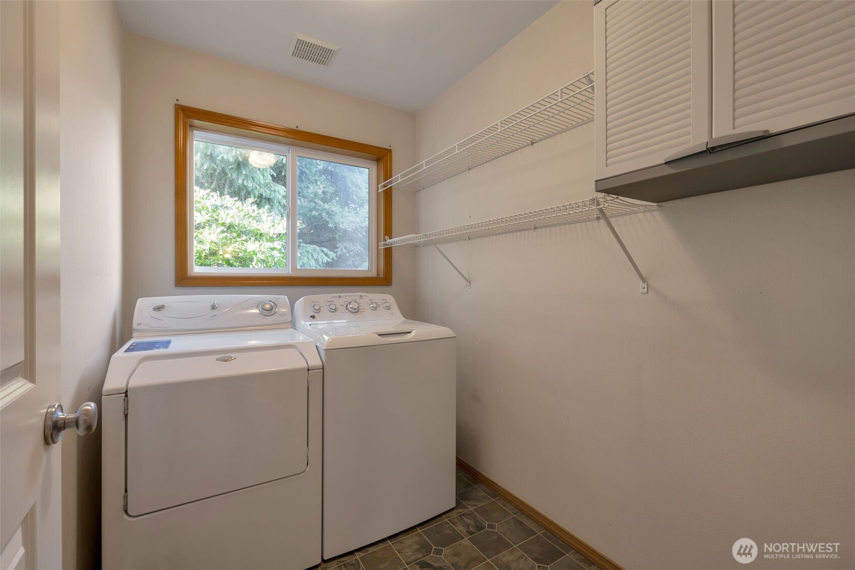 2530 10th Street SW, Puyallup, WA 98373