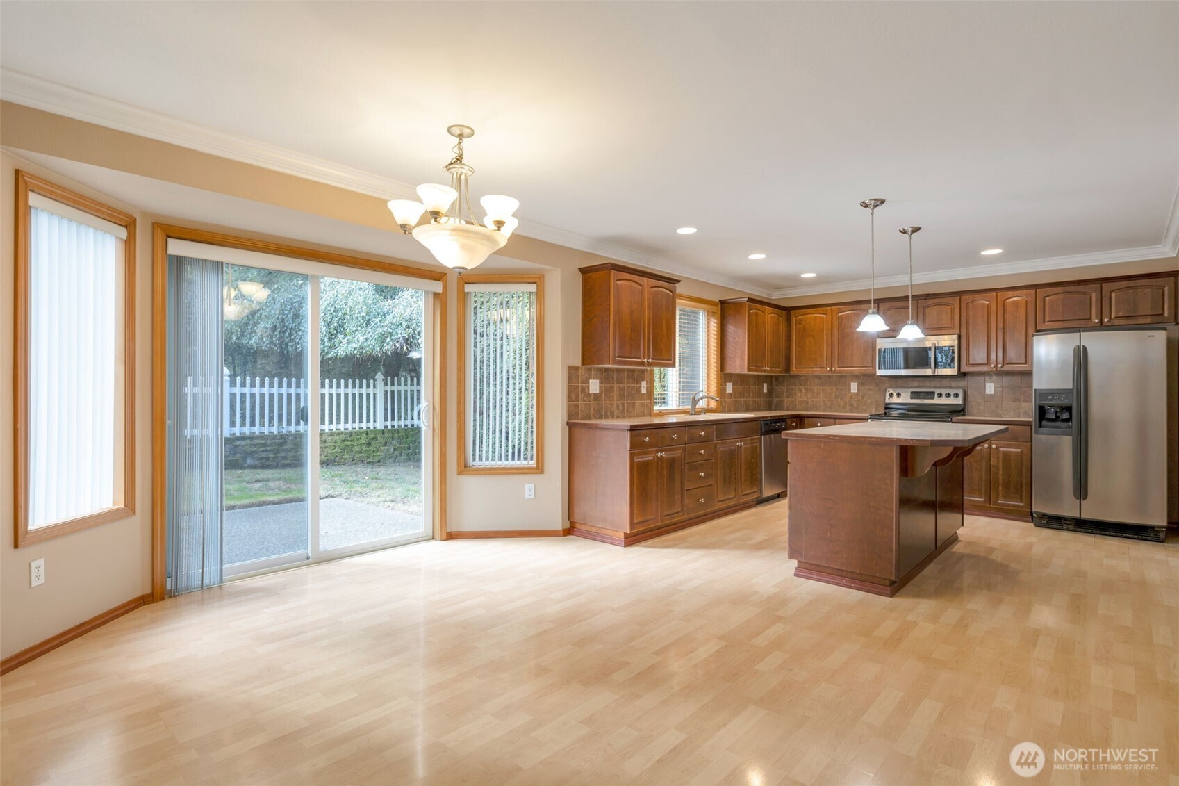 2530 10th Street SW, Puyallup, WA 98373