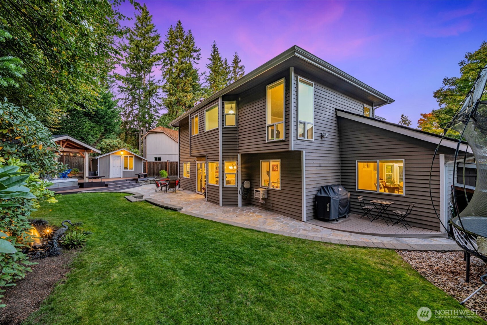 6121 140th Court NE, Redmond, WA 98052