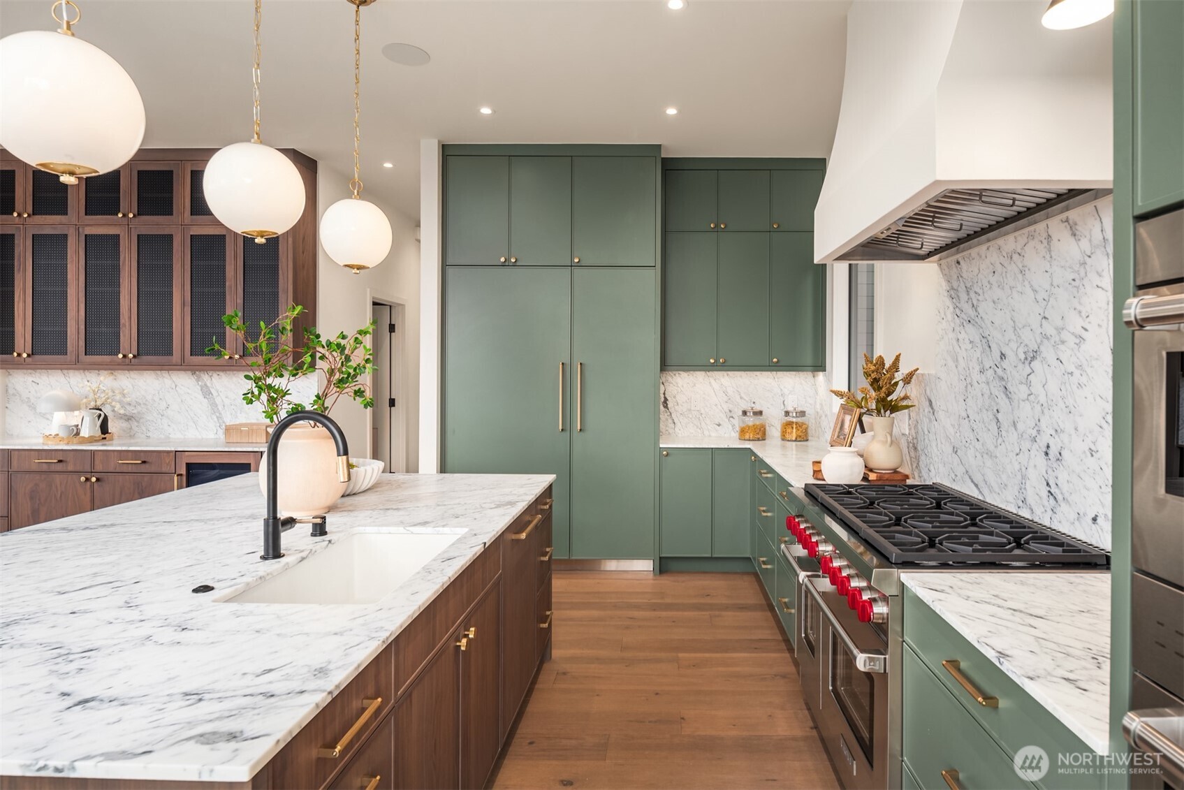 2627 96th Avenue NE, Clyde Hill, WA 98004