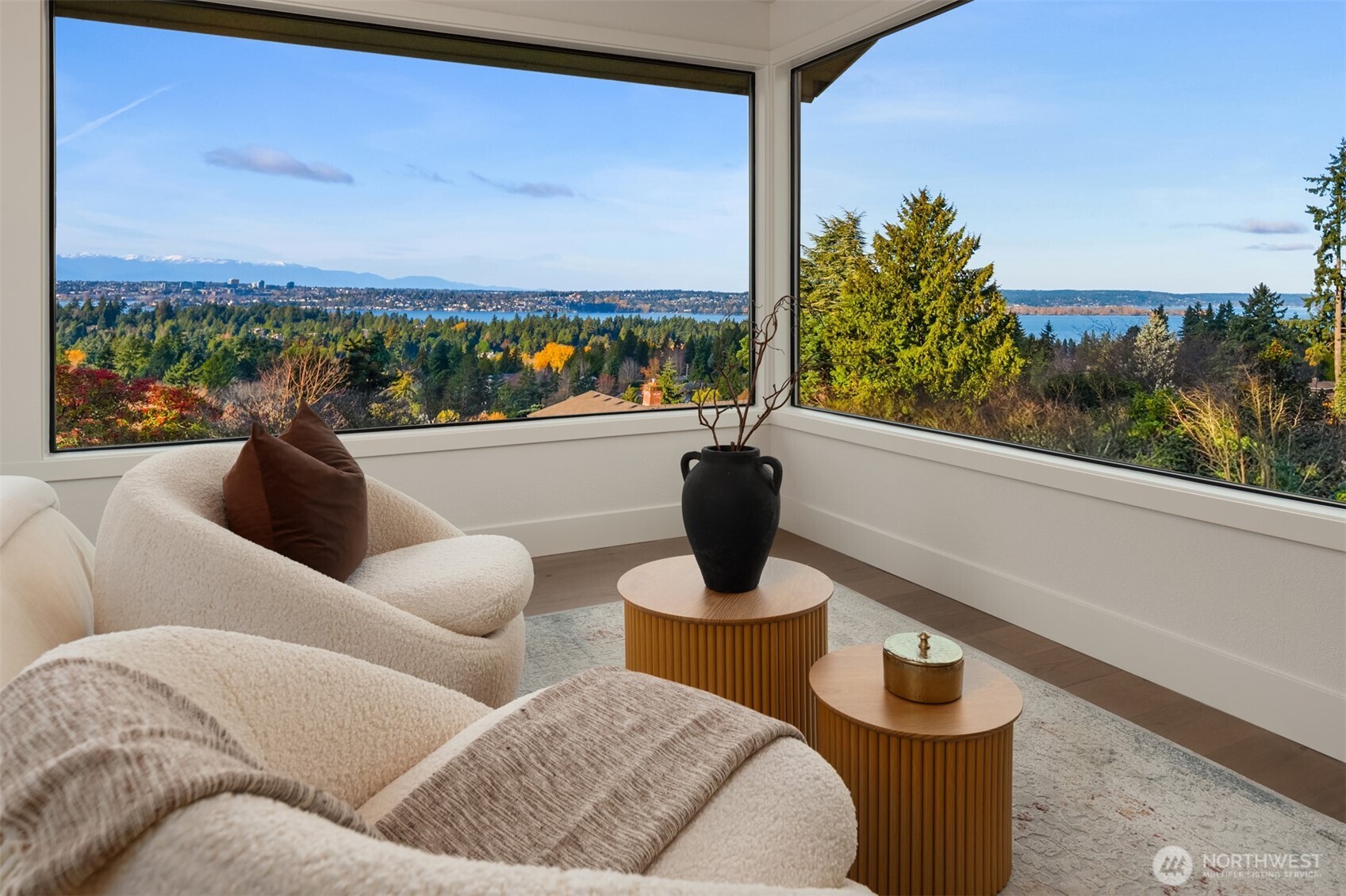 2627 96th Avenue NE, Clyde Hill, WA 98004