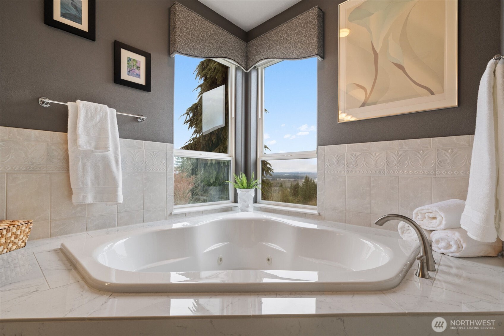 2305 NW Douglas Street , Camas, WA 98607