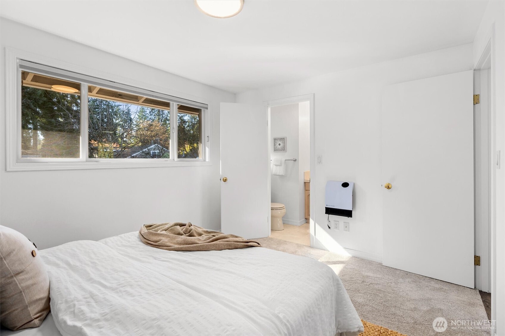 14423 75th Avenue NE, Kirkland, WA 98034-4930