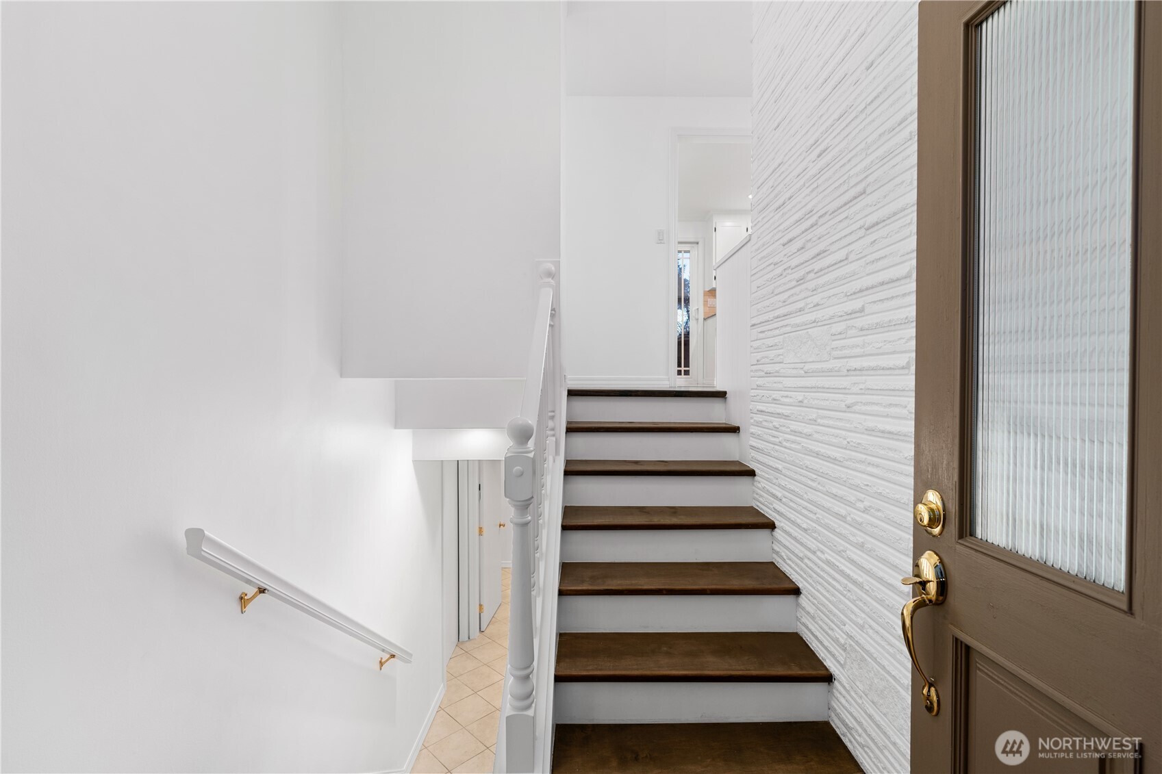 14423 75th Avenue NE, Kirkland, WA 98034-4930