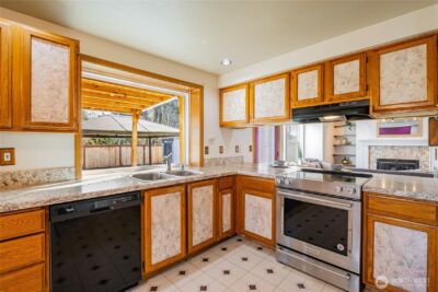 13005 10th Avenue Ct E, Tacoma, WA 98445 - Photo 9