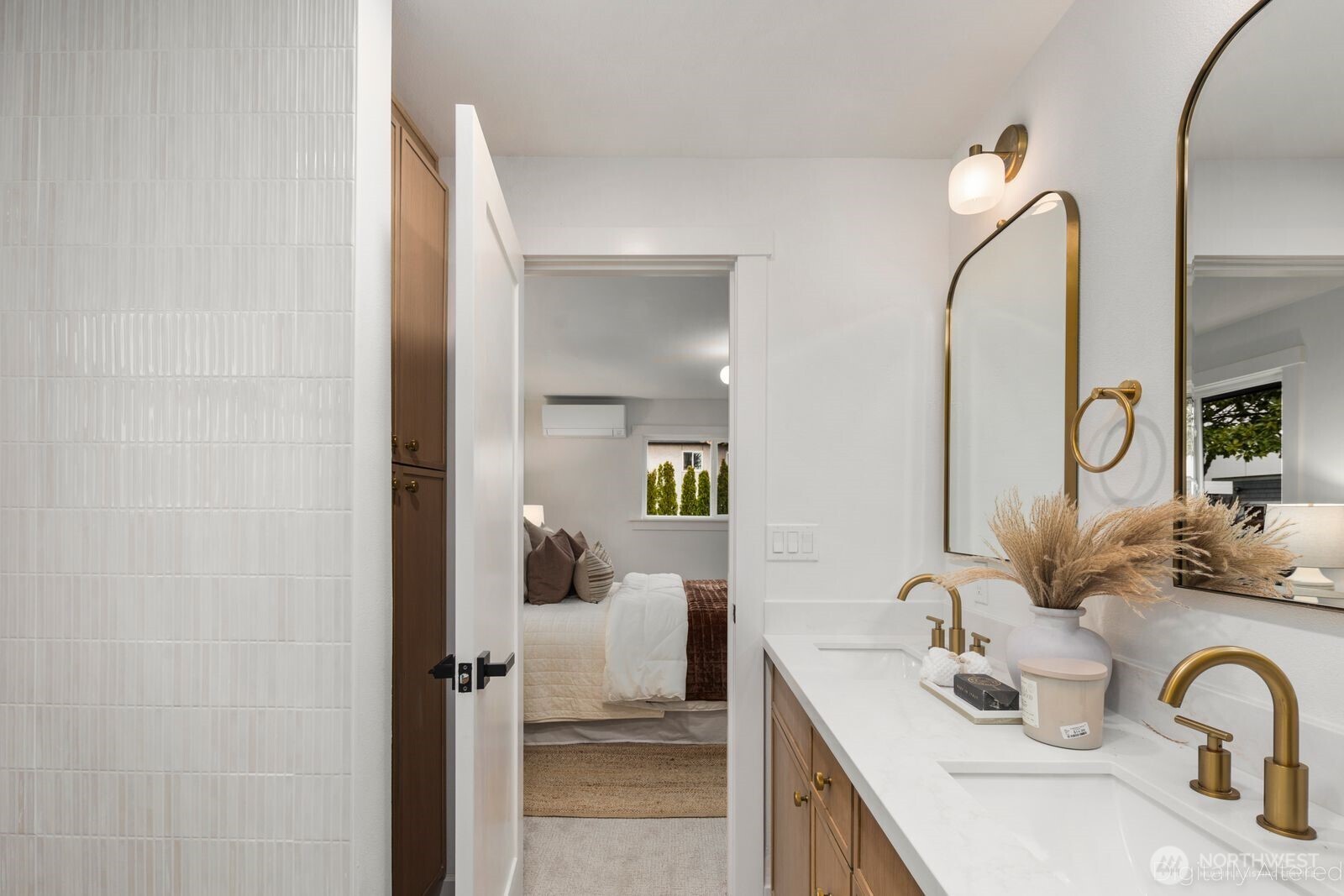 7040 16th Avenue NW, Seattle, WA 98117