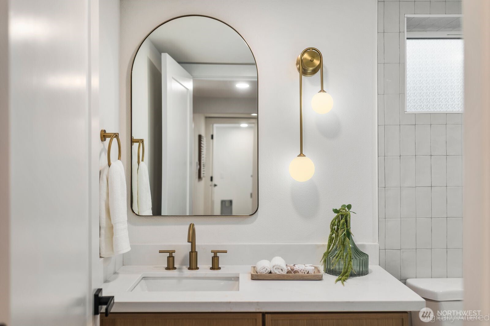 7040 16th Avenue NW, Seattle, WA 98117