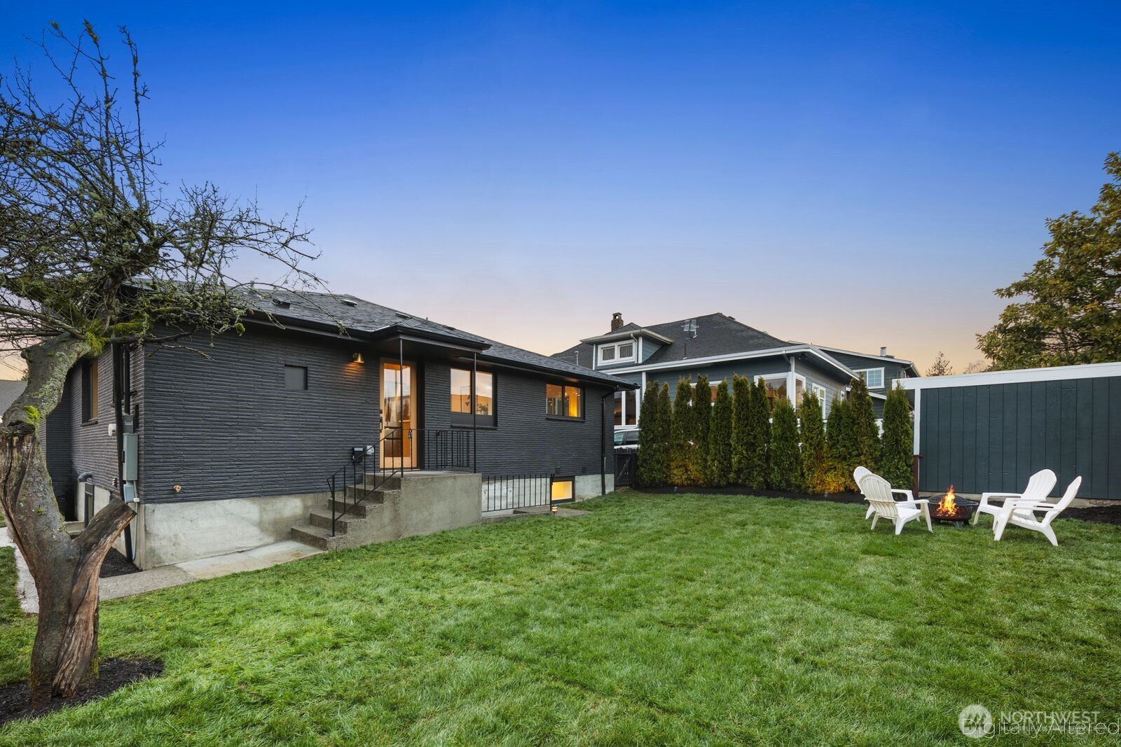 7040 16th Avenue NW, Seattle, WA 98117