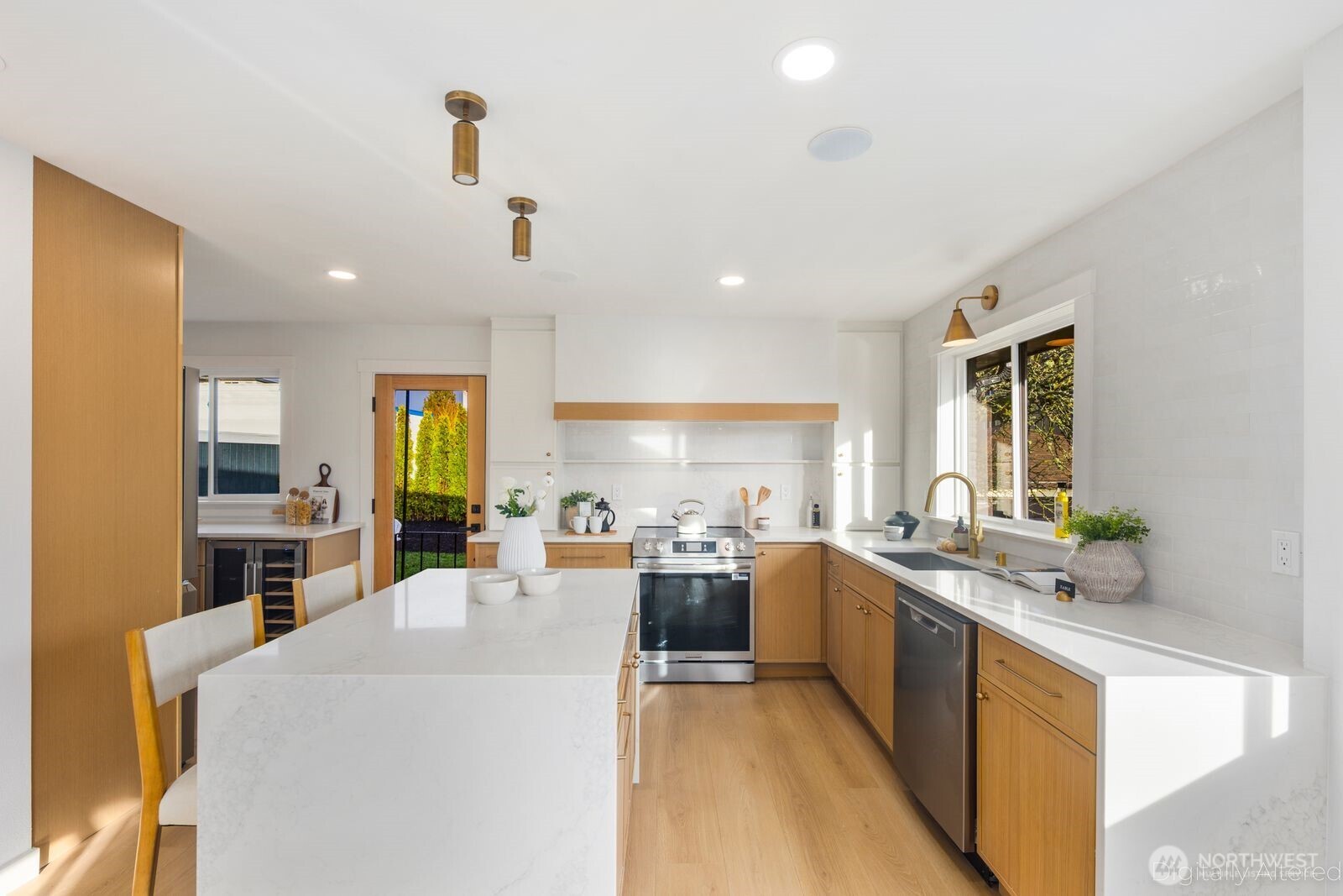 7040 16th Avenue NW, Seattle, WA 98117