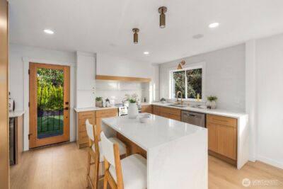 7040 16th Avenue NW, Seattle, WA 98117 - Photo 10