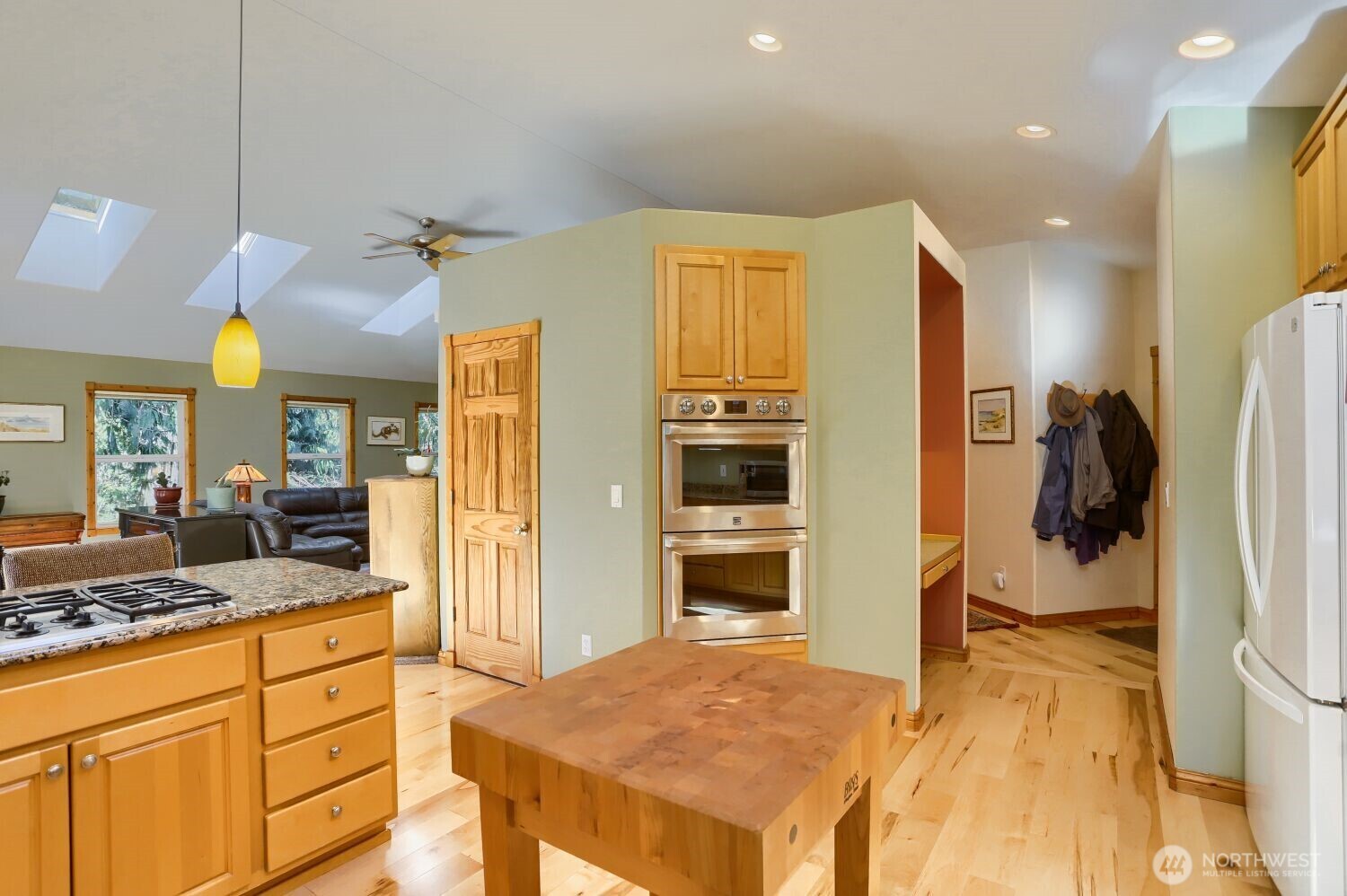 15828 234th Street SE, Woodinville, WA 98296