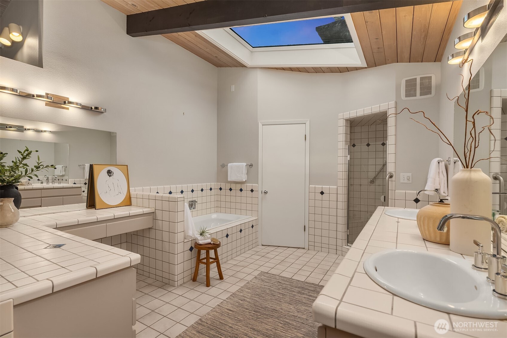 16705 27th Avenue SW, Burien, WA 98166