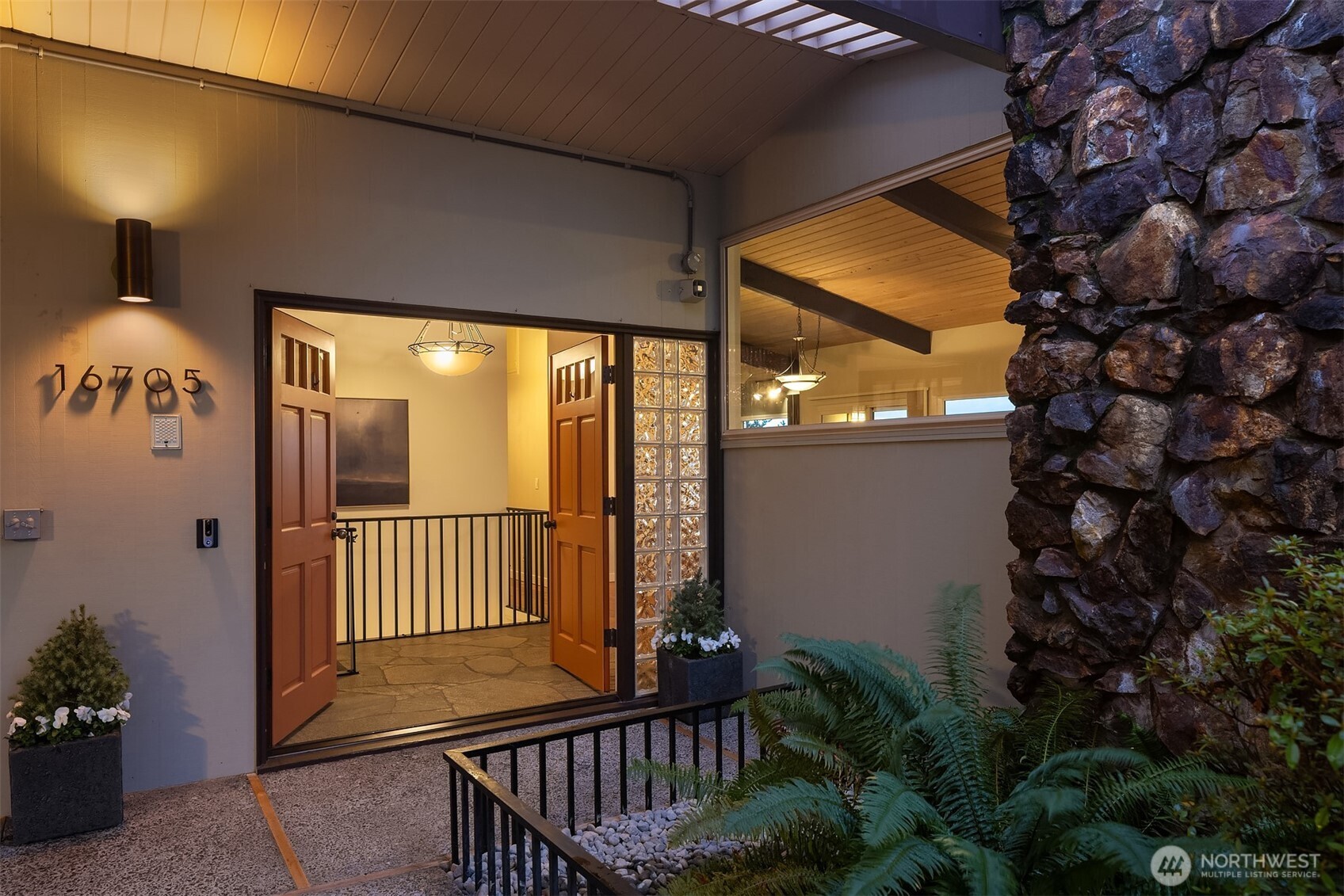 16705 27th Avenue SW, Burien, WA 98166