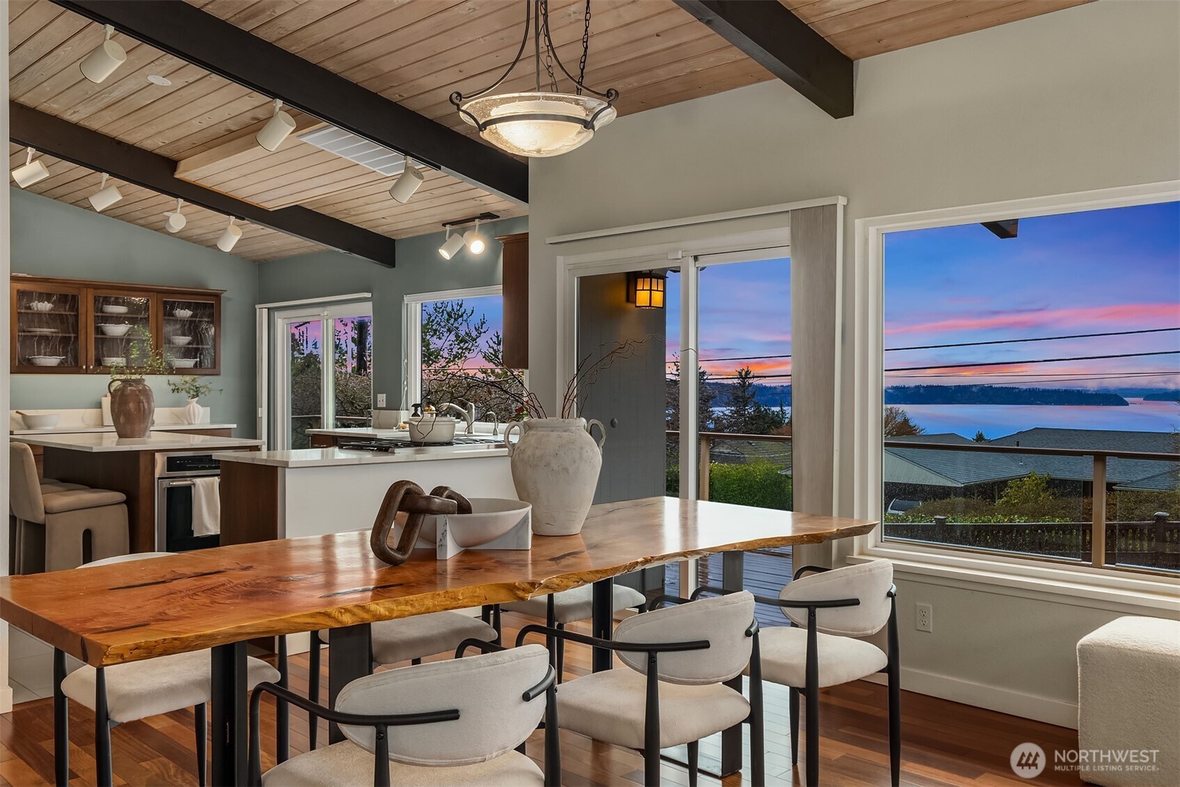 16705 27th Avenue SW, Burien, WA 98166