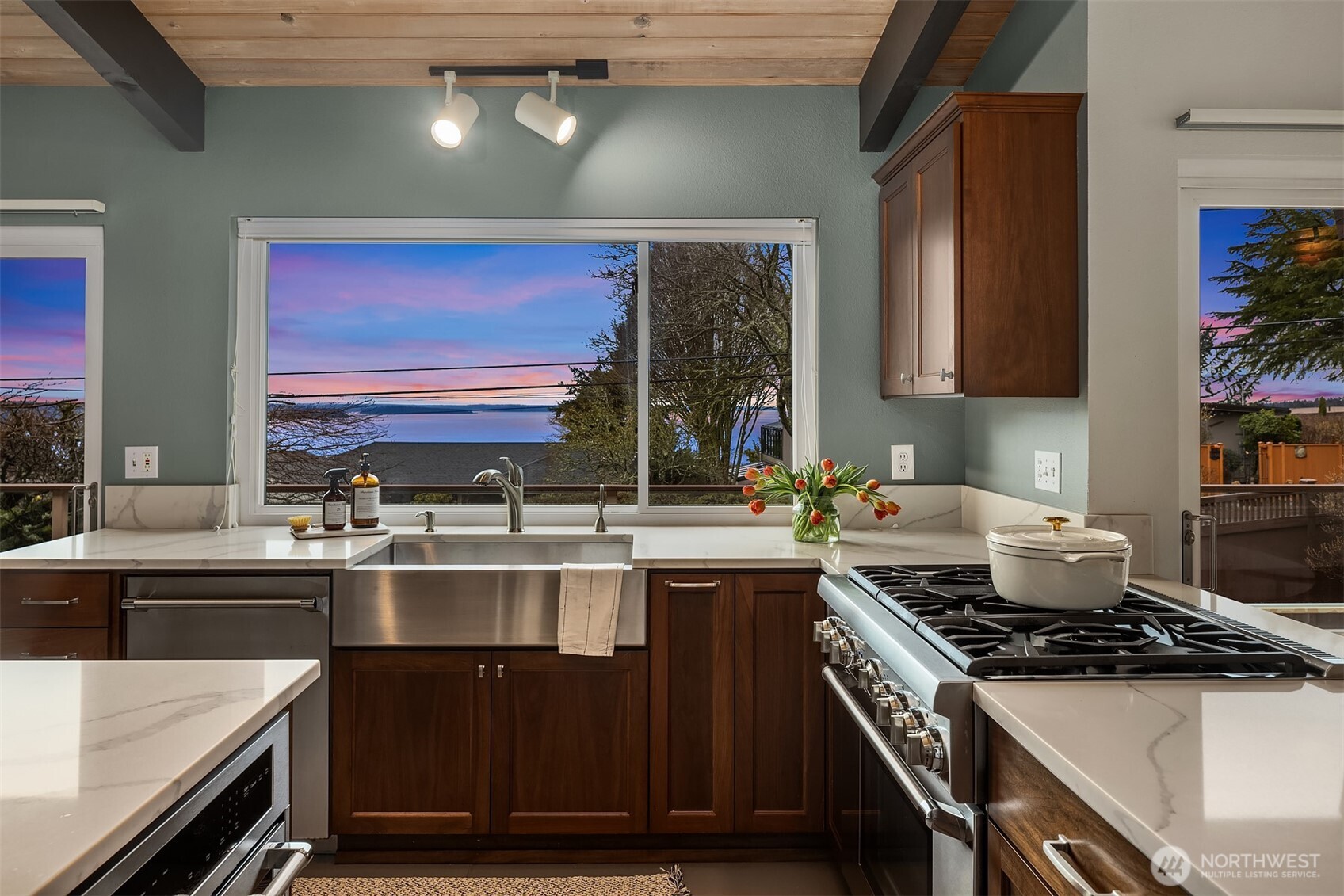 16705 27th Avenue SW, Burien, WA 98166