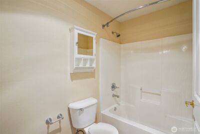 12034 15th Avenue NE #204, Seattle, WA 98125 - Photo 15