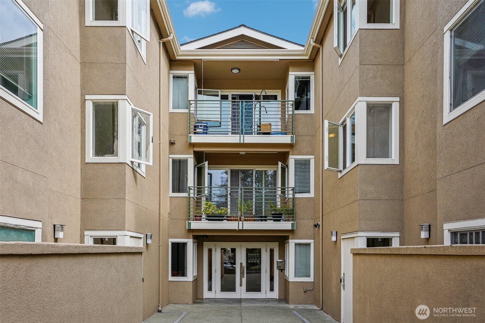 12034 15th Avenue NE #204, Seattle, WA 98125