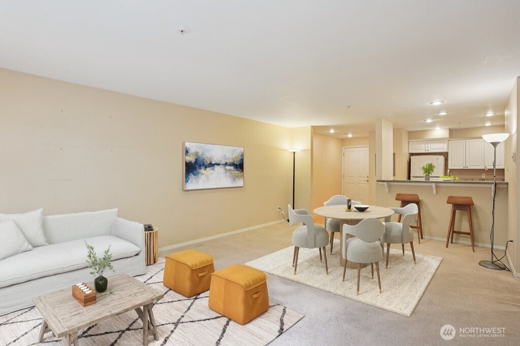 12034 15th Avenue NE #204, Seattle, WA 98125