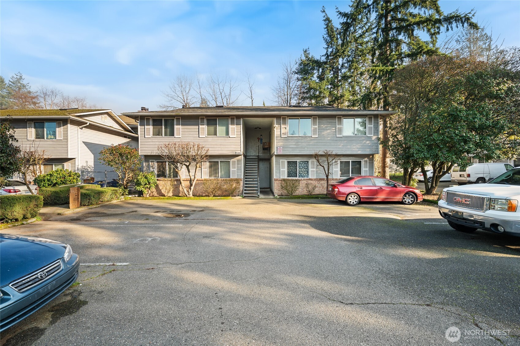3201 S 208th Street , SeaTac, WA 98198