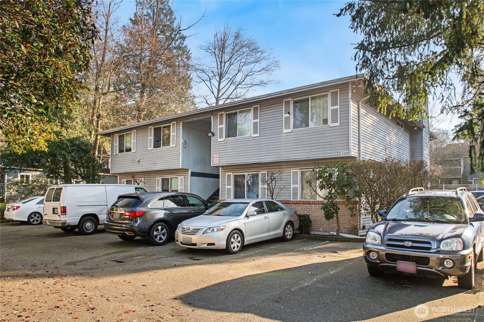3201 S 208th Street , SeaTac, WA 98198