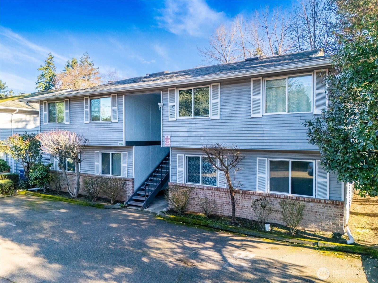 3201 S 208th Street , SeaTac, WA 98198