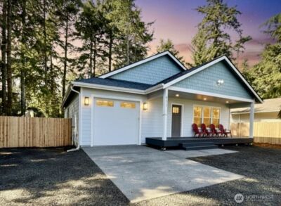 611 Weatherwax Loop NE, Ocean Shores, WA 98569
