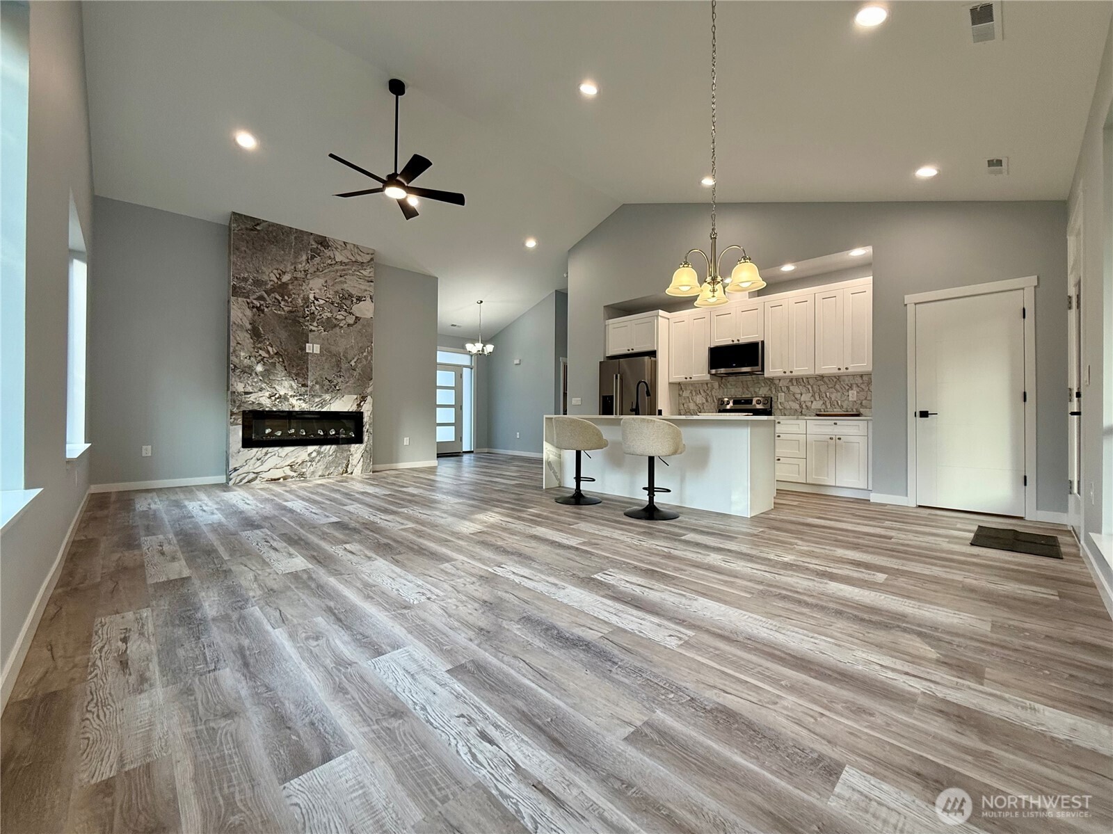 716 Island Circle SE, Ocean Shores, WA 98569