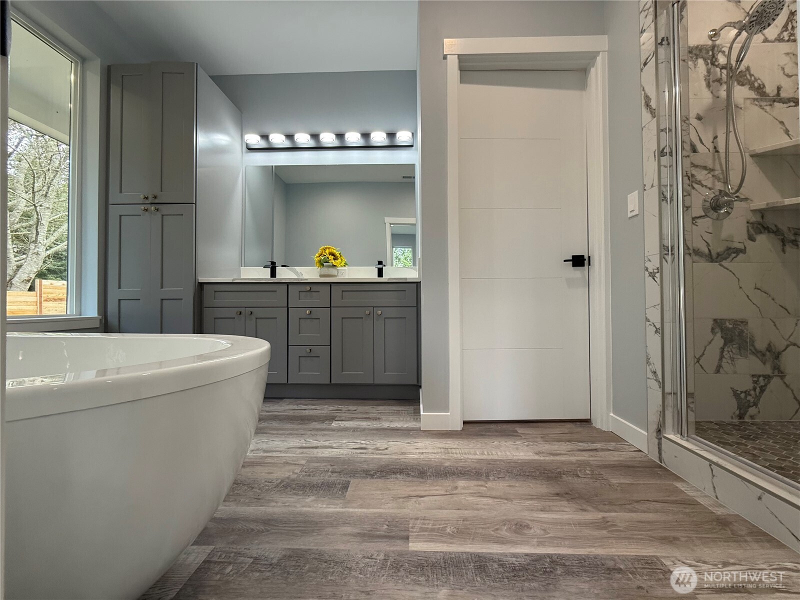 716 Island Circle SE, Ocean Shores, WA 98569