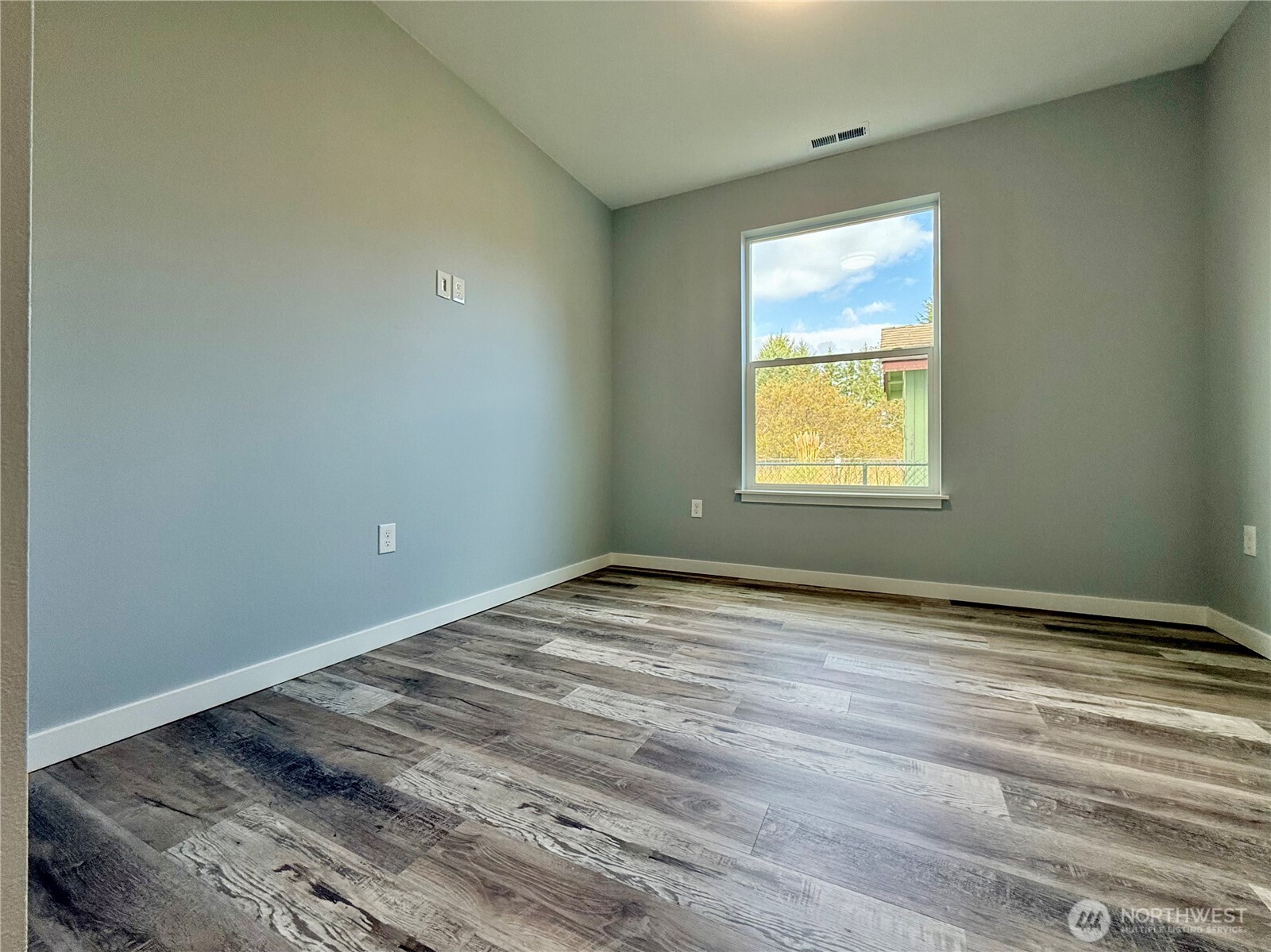 716 Island Circle SE, Ocean Shores, WA 98569