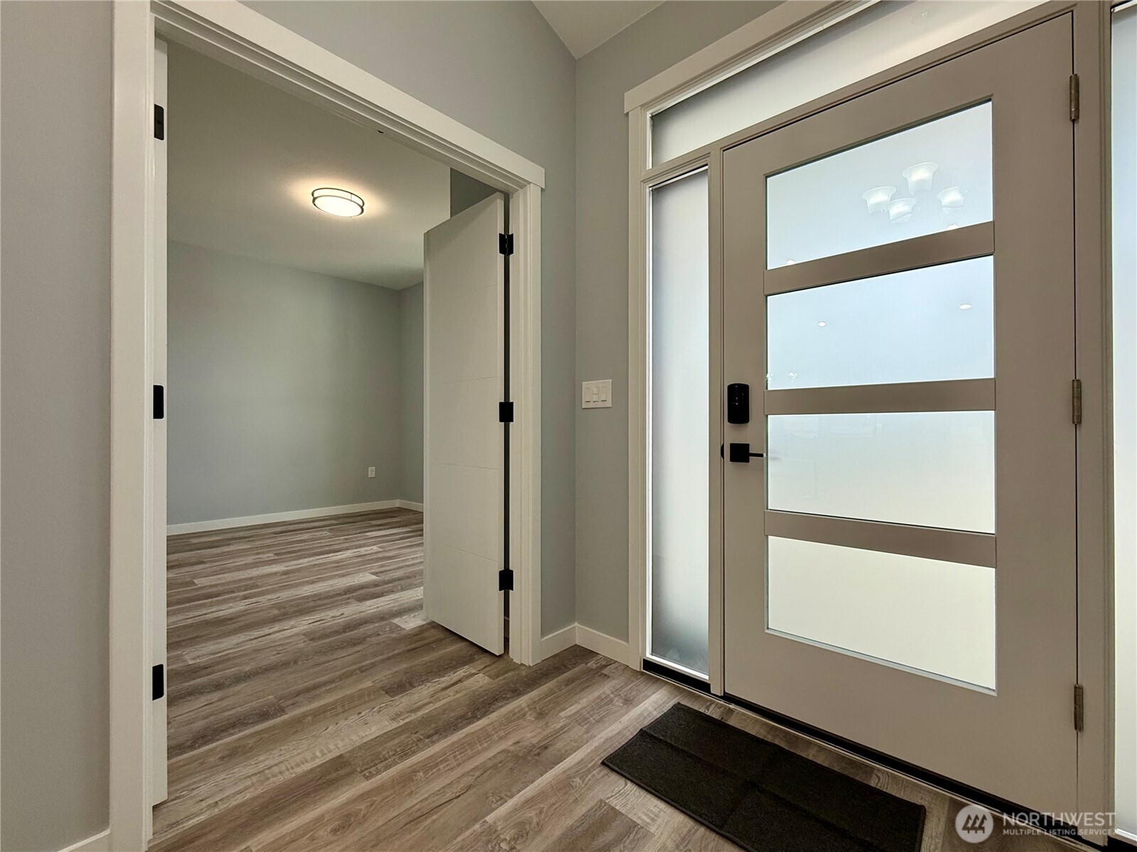 716 Island Circle SE, Ocean Shores, WA 98569