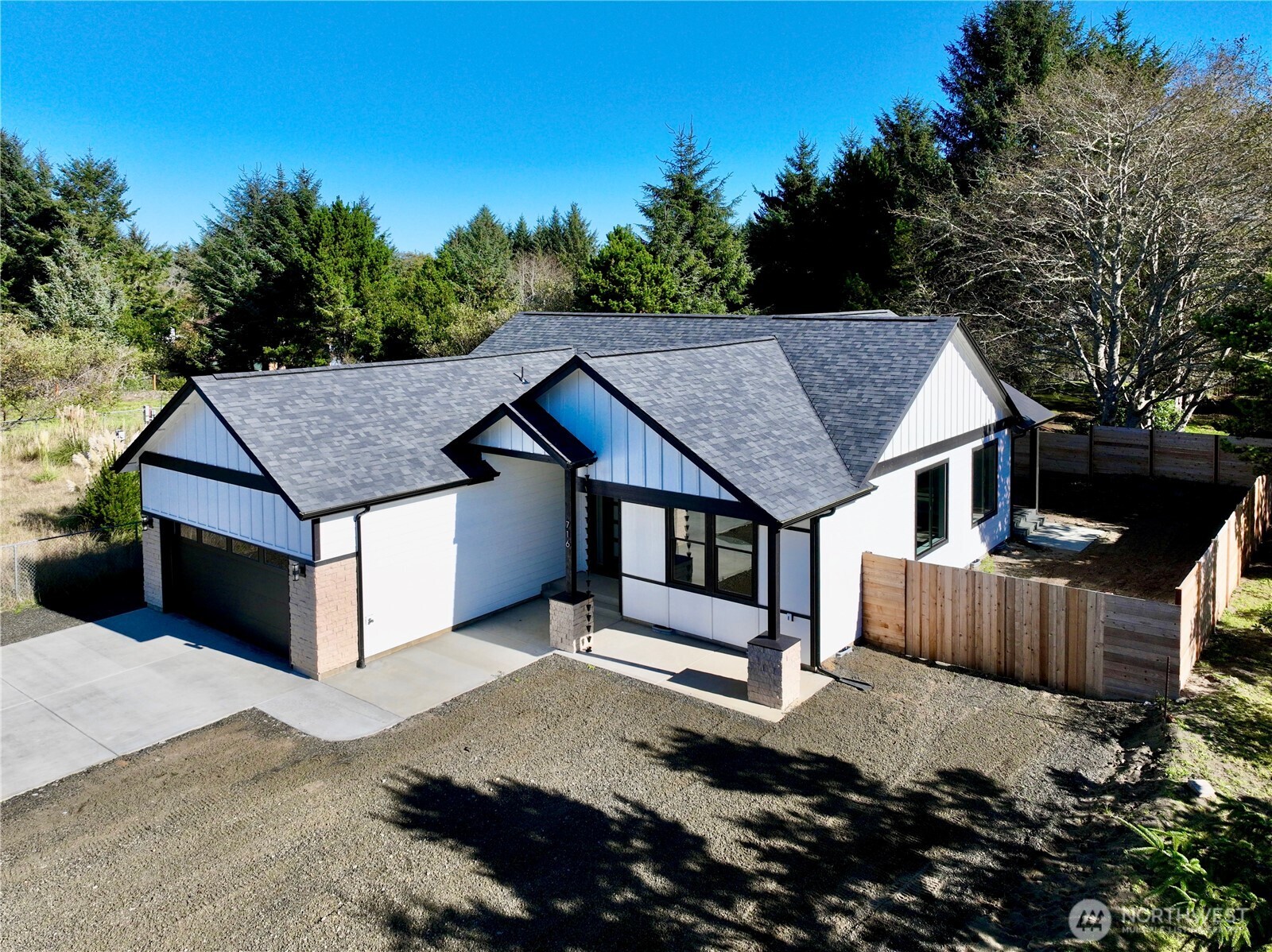 716 Island Circle SE, Ocean Shores, WA 98569